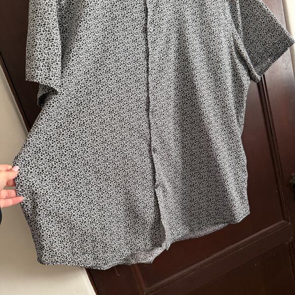 JOHN VARVATOS | Blue and White Floral Printed  Short Sleeve Button Down Shirt XL - Picture 3 of 7